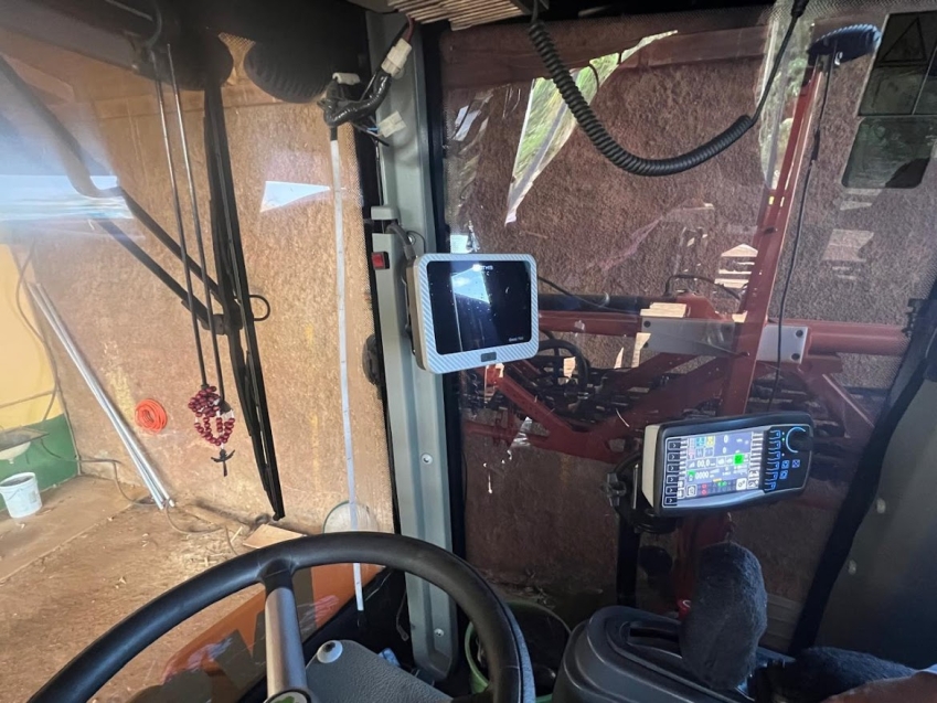 jacto pulverizador uniport 4530 tanque 4.500lts. barra de 36mts aco. piloto automatico. 4x4. motor 3.800hrs. diesel 1p automatico 2018