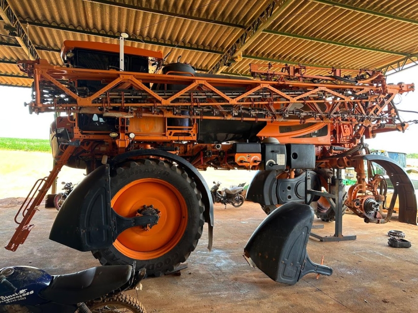 jacto pulverizador uniport 4530 tanque 4.500lts. barra de 36mts aco. piloto automatico. 4x4. motor 3.800hrs. diesel 1p automatico 2018