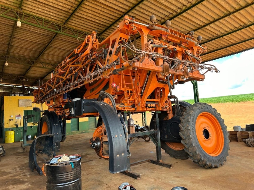 jacto pulverizador uniport 4530 tanque 4.500lts. barra de 36mts aco. piloto automatico. 4x4. motor 3.800hrs. diesel 1p automatico 2018