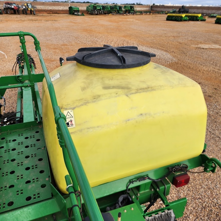 john deere plantadeira db 40 23 linhas. espacamento 50cm. exactemerge. diesel 1p automatico 2023