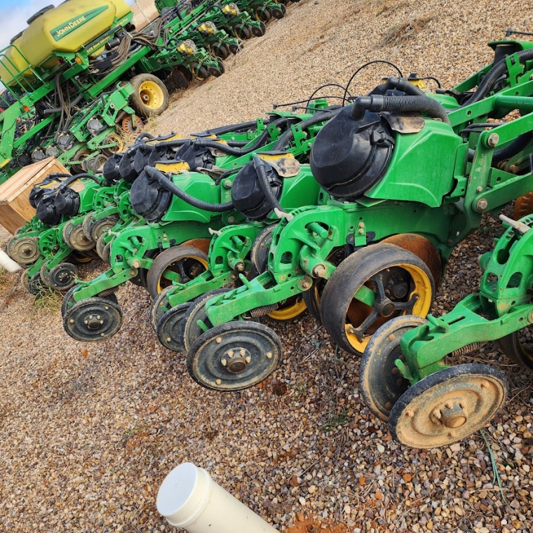 john deere plantadeira db 40 23 linhas. espacamento 50cm. exactemerge. diesel 1p automatico 2023