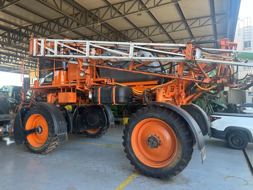 jacto pulverizador uniport 2030 tanque 2.000lts. barra 24mts metalico. hydro. 4x4. piloto automatico. motor: 8.110 diesel 1p automatico 2019