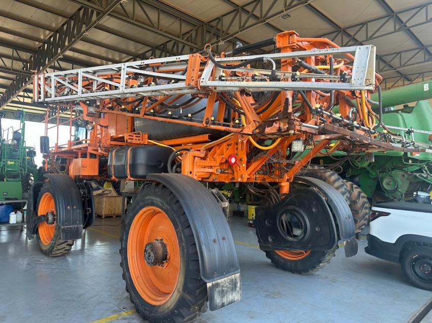 jacto pulverizador uniport 2030 tanque 2.000lts. barra 24mts metalico. hydro. 4x4. piloto automatico. motor: 8.110 diesel 1p automatico 2019