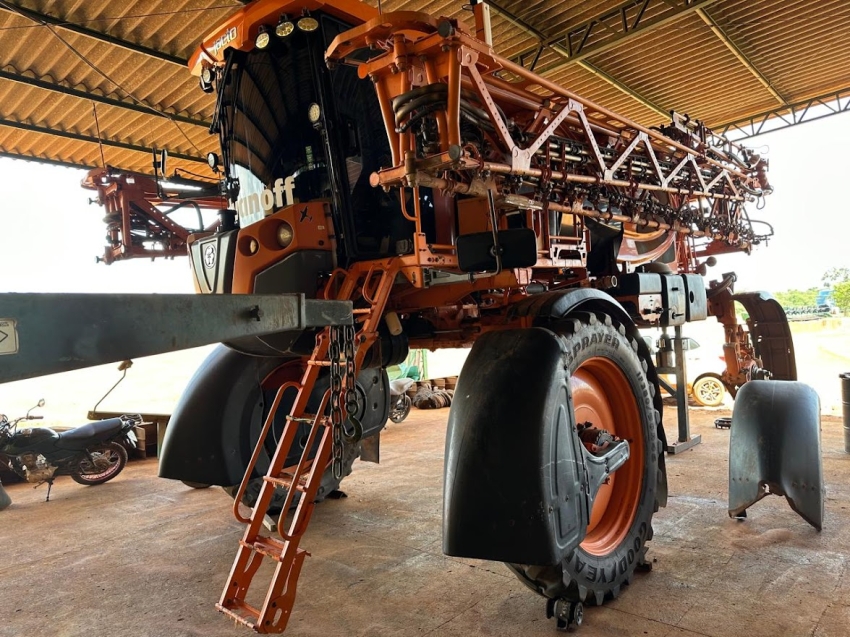 jacto pulverizador uniport 4530 tanque 4.500lts. barra de 36mts aco. piloto automatico. 4x4. motor 3.800hrs. diesel 1p automatico 2018