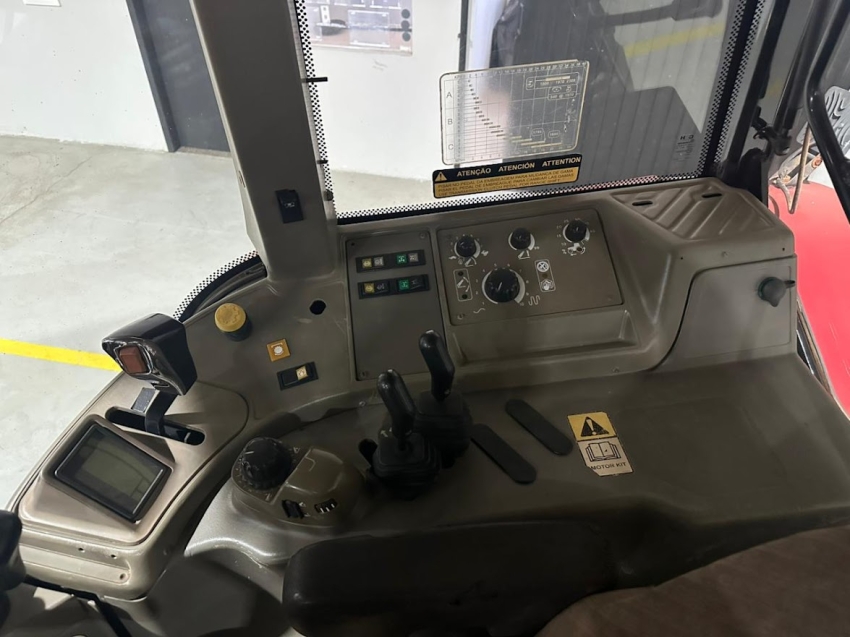 case trator mx 180 180cv. cabine. rodado dual. sem piloto. motor 9.428hrs. diesel 1p automatico 2013