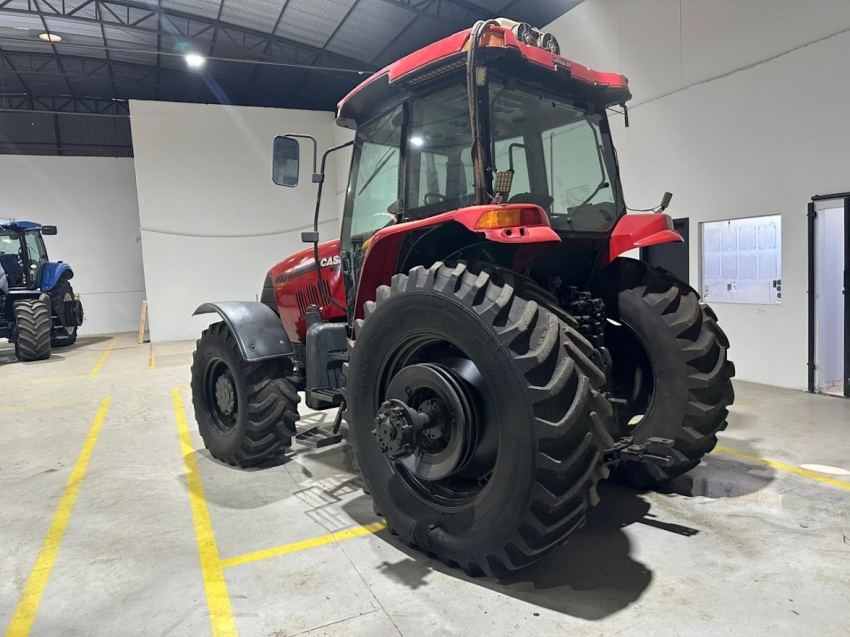 case trator mx 180 180cv. cabine. rodado dual. sem piloto. motor 9.428hrs. diesel 1p automatico 2013