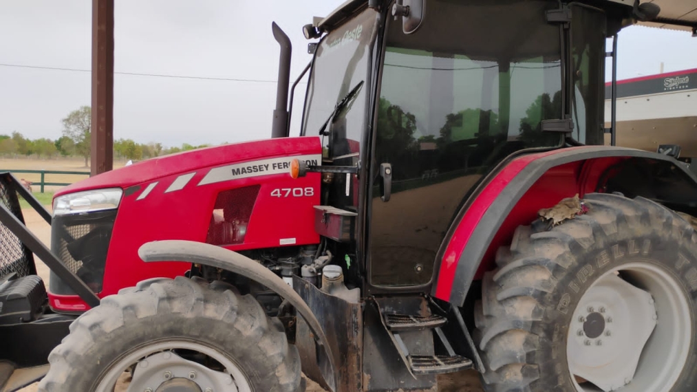 massey ferguson trator mf 4708 82cv. cabine. paralama dianteiro. motor: 3.500hrs. diesel 1p automatico 2019