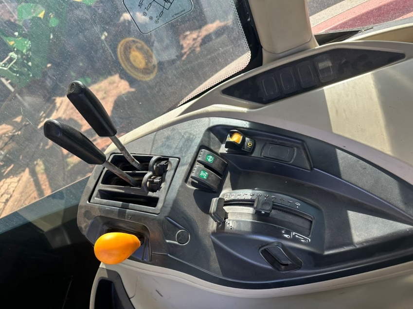 massey ferguson trator mf 4708 82cv. cabine. paralama dianteiro. motor: 3.500hrs. diesel 1p automatico 2019