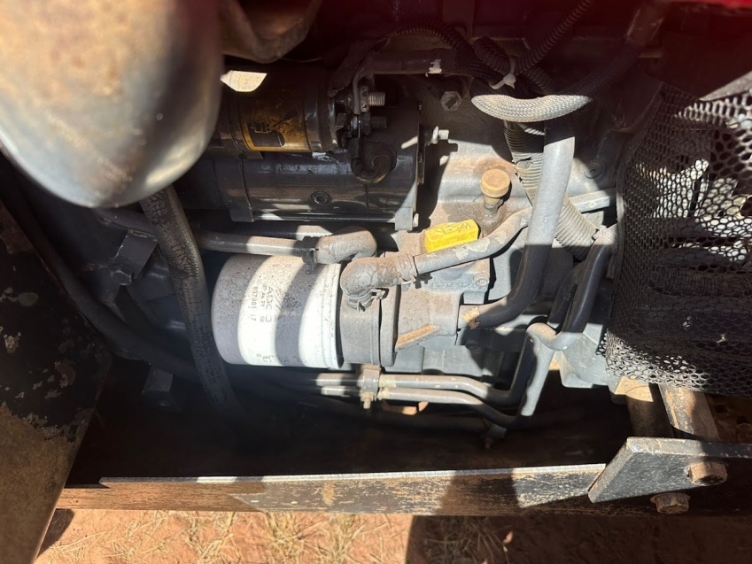 massey ferguson trator mf 4708 82cv. cabine. paralama dianteiro. motor: 3.500hrs. diesel 1p automatico 2019