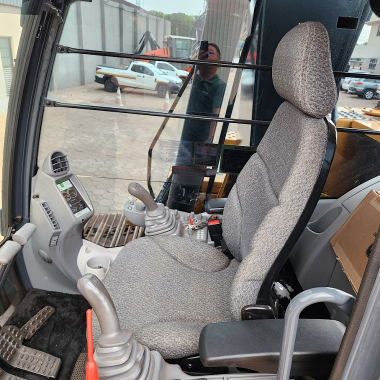 john deere escavadeira 210g lc. 159cv. profundidade maxima escavacao 6,58 mts. motor 2.832hrs diesel 1p automatico 20238