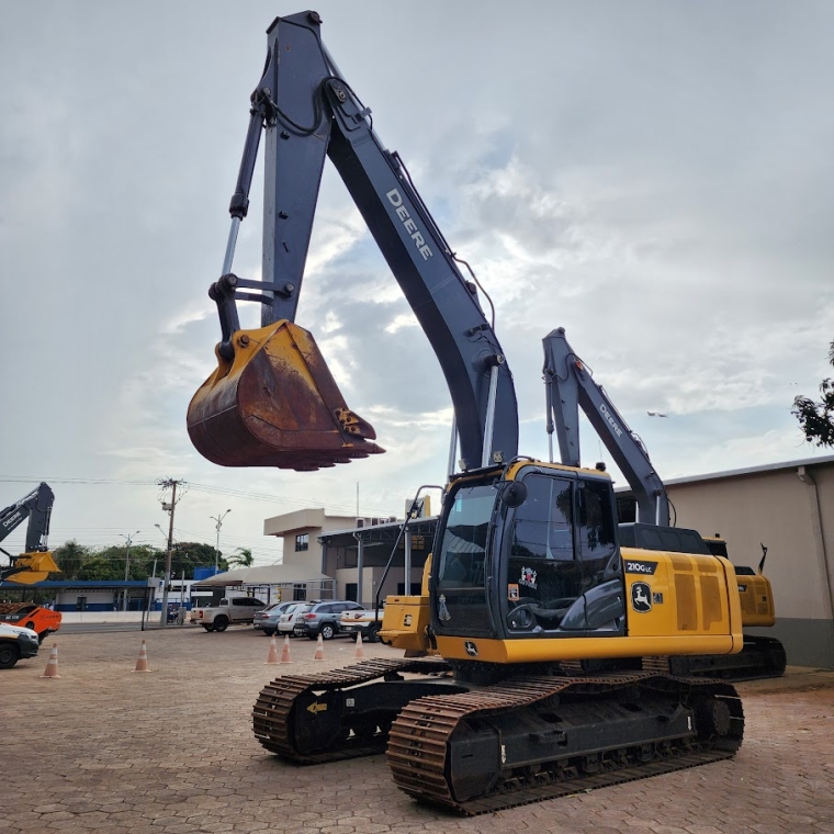 john deere escavadeira 210g lc. 159cv. profundidade maxima escavacao 6,58 mts. motor 2.832hrs diesel 1p automatico 20231