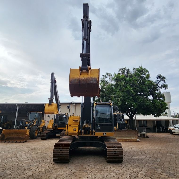 john deere escavadeira 210g lc. 159cv. profundidade maxima escavacao 6,58 mts. motor 2.832hrs diesel 1p automatico 20234