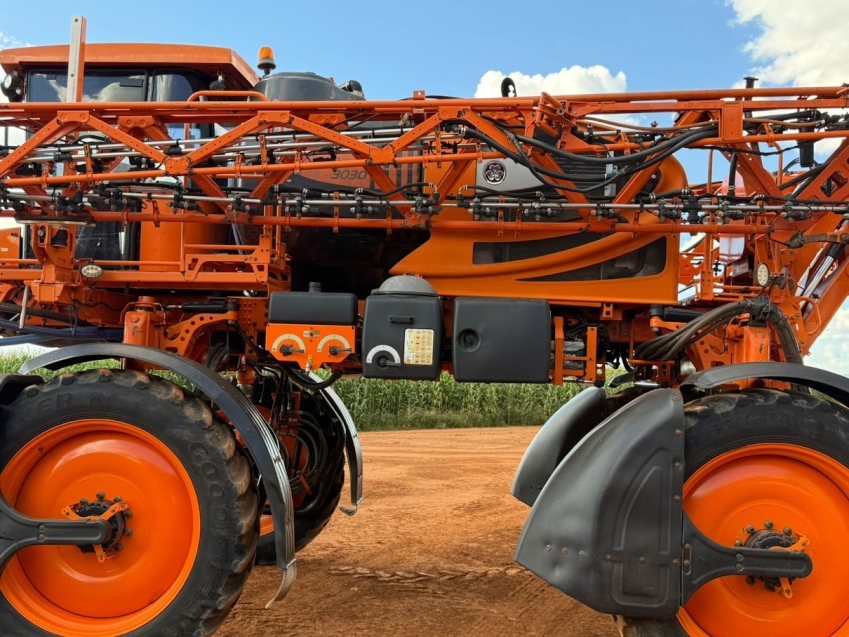 jacto pulverizador uniport 3030 tanque 3.000lts. motor: 6.300hrs diesel 1p automatico 201812