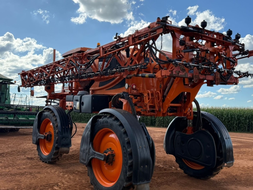 jacto pulverizador uniport 3030 tanque 3.000lts. motor: 6.300hrs diesel 1p automatico 20184