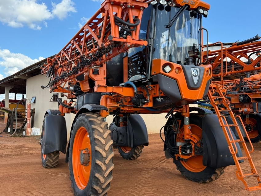 jacto pulverizador uniport 3030 tanque 3.000lts. motor: 6.300hrs diesel 1p automatico 20185