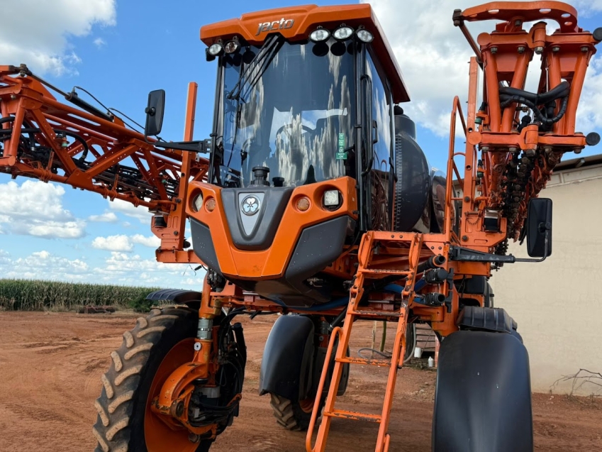 jacto pulverizador uniport 3030 tanque 3.000lts. motor: 6.300hrs diesel 1p automatico 2018