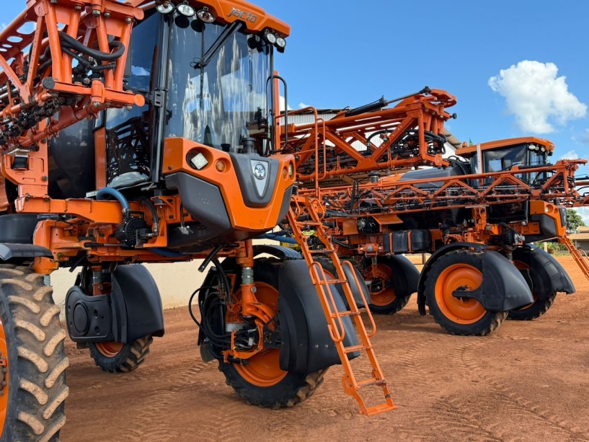 jacto pulverizador uniport 3030 tanque 3.000lts. motor: 6.300hrs diesel 1p automatico 20189