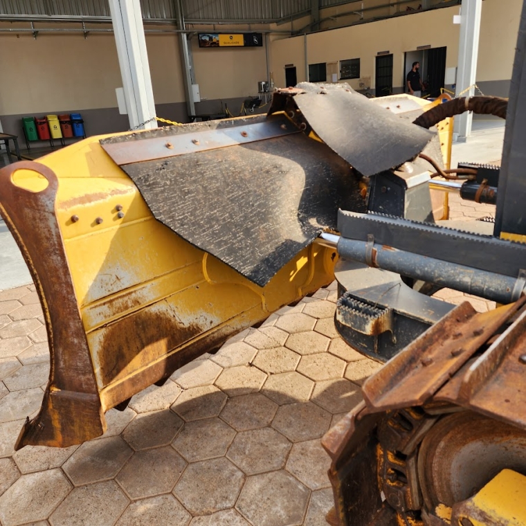 john deere trator de esteira 700j-ii esteira. 125cv. 103 pol. lamina 3.200mm. motor 4.992hrs diesel 1p automatico 20222