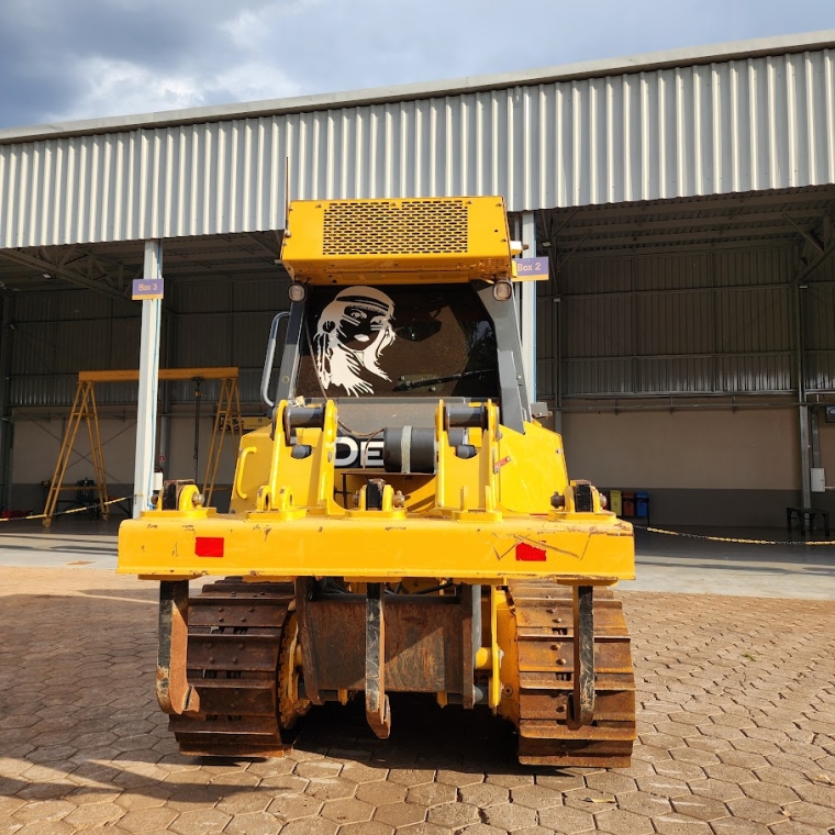 john deere trator de esteira 700j-ii esteira. 125cv. 103 pol. lamina 3.200mm. motor 4.992hrs diesel 1p automatico 20225