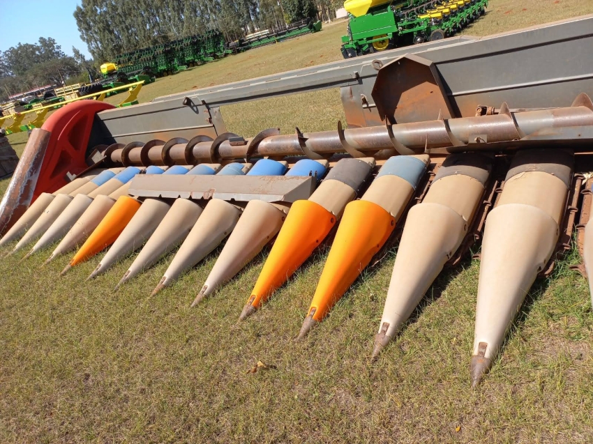 massey ferguson plataforma milho mf1545 15 linhas. 45cm. diesel 1p automatico 2008