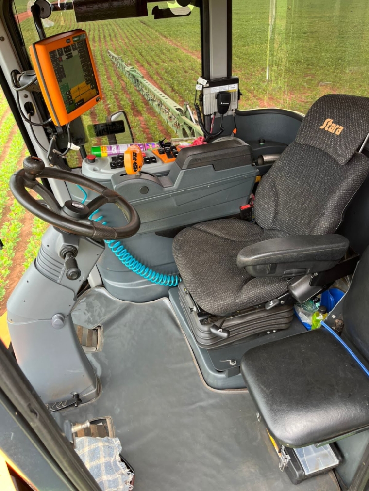 stara pulverizador imperador 2000 piloto automatico. barra 30mts aco. paralamas. divisores de linha. motor: 800hrs diesel 1p automatico 20212