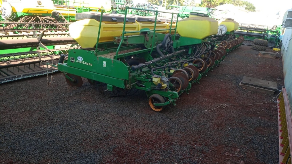 john deere plantadeira 2122 22 linhas. 45cm. diesel 1p automatico 20124