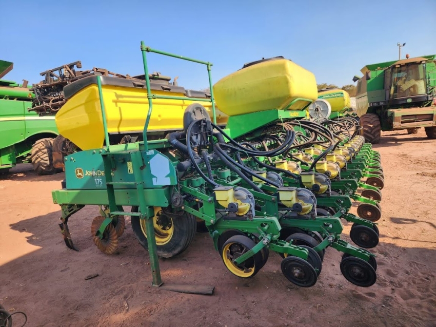 john deere plantadeira 2122 22 linhas. 45cm. diesel 1p automatico 20127