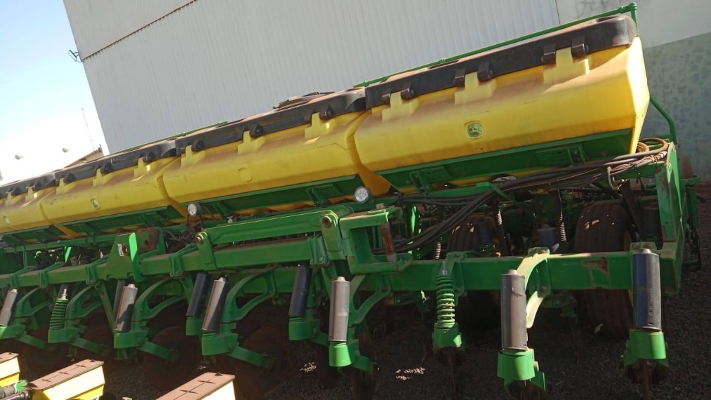 john deere plantadeira 2122 22 linhas. 45cm. diesel 1p automatico 20128