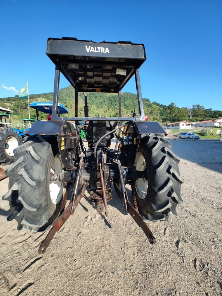 valtra trator 685 plataformado 4x4 diesel manual 2006