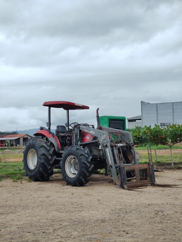 case trator farmall 80 cabinado 4x4 diesel manual 2014