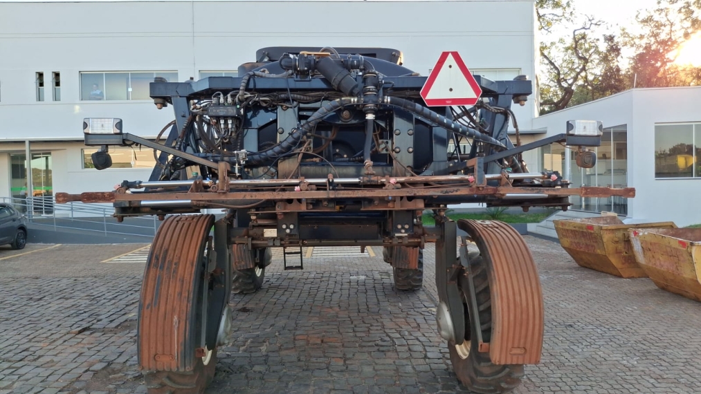 valtra pulverizador autopropelido bs-3330h barra de 27 metros diesel 1p automatico 2019