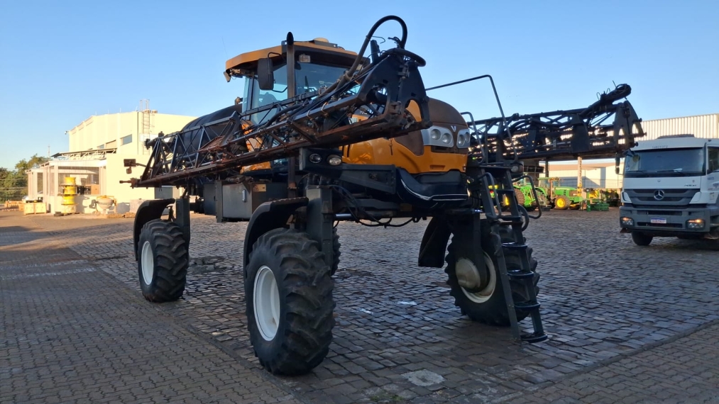 valtra pulverizador autopropelido bs-3330h barra de 27 metros diesel 1p automatico 2019 valtra pulverizador autopropelido bs-3330h barra de 27 metros diesel 1p automatico 2019