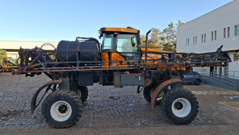 valtra pulverizador autopropelido bs-3330h barra de 27 metros diesel 1p automatico 2019