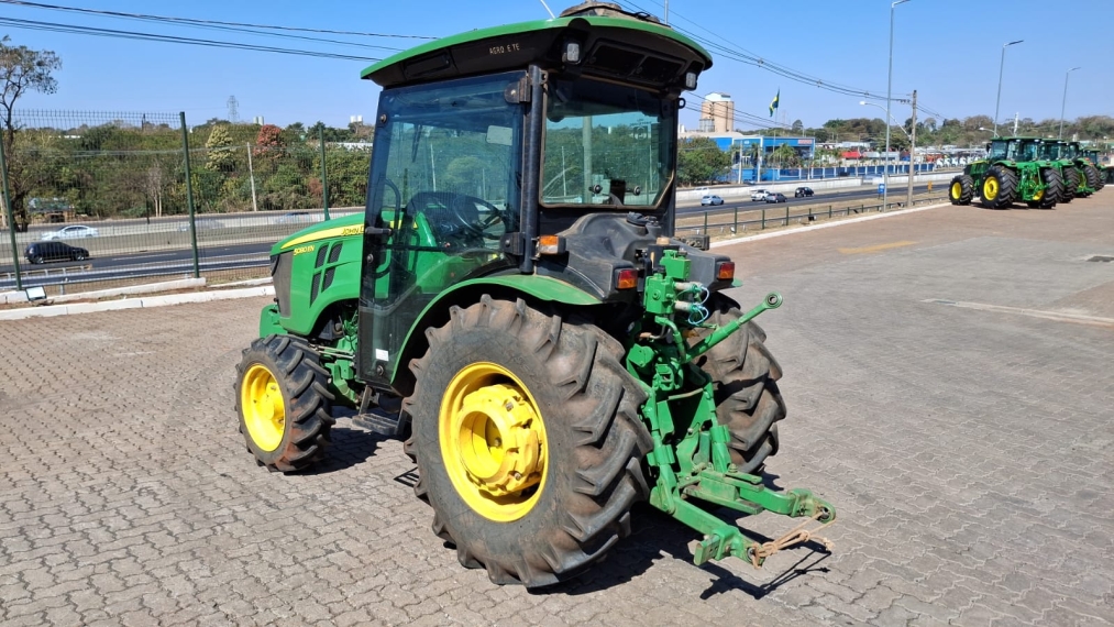 john deere trator 5080e  cabine agroleite com redutor - 5080en diesel 1p manual 2022