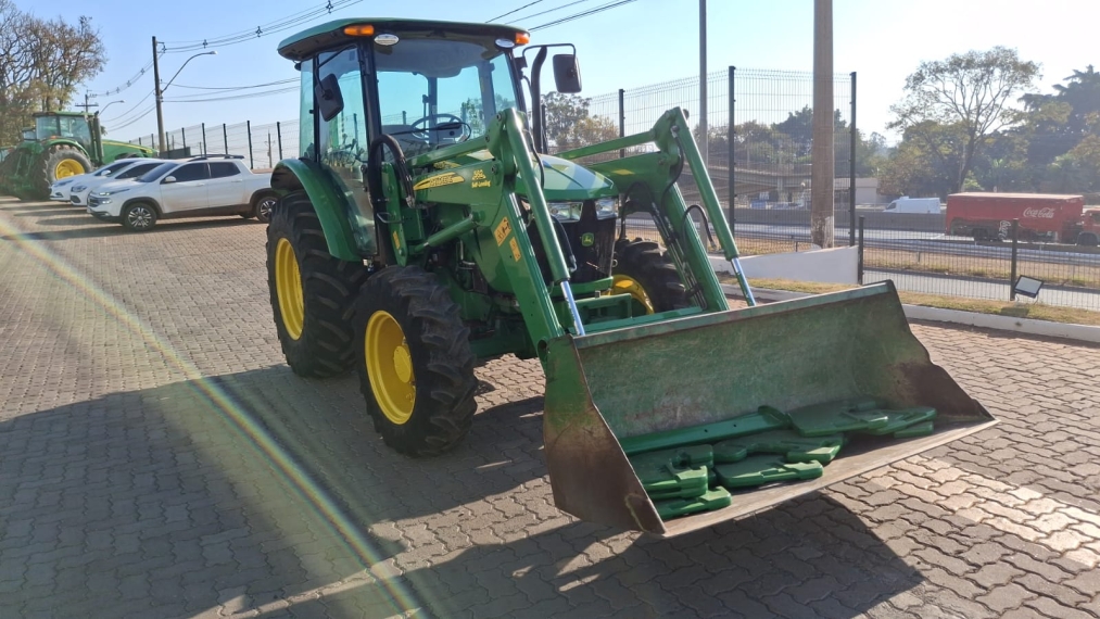 john deere trator 5090e  com carregadora frontal serie 562 sl diesel 1p semiautomatico 2024