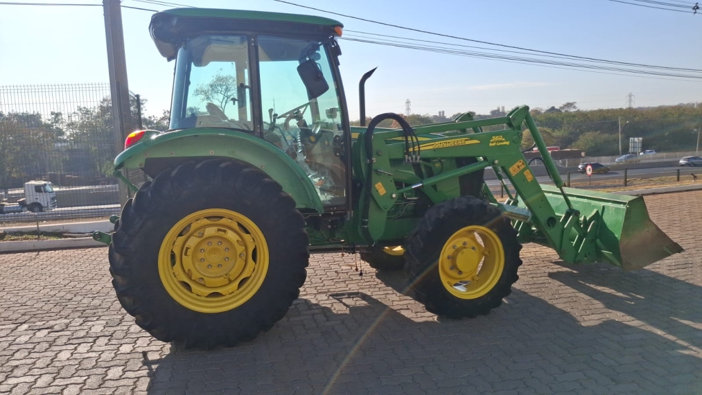 john deere trator 5090e  com carregadora frontal serie 562 sl diesel 1p semiautomatico 2024