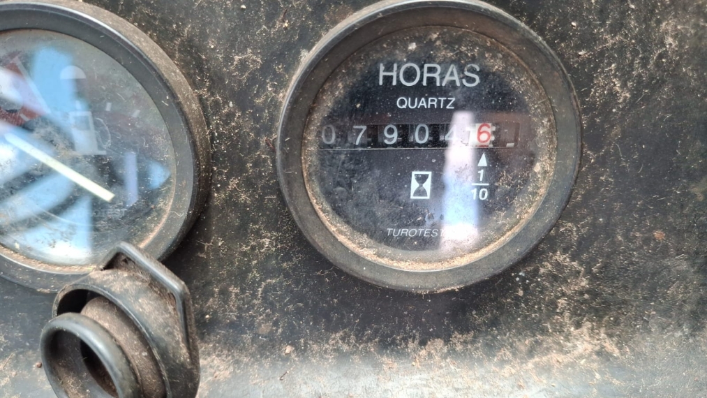 john deere colheitadeira 1175 cabinada - acompanha plataforma de milho (4) e soja (16) ambas diesel 1p manual 19991