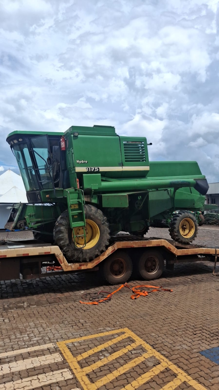 john deere colheitadeira 1175 cabinada - acompanha plataforma de milho (4) e soja (16) ambas diesel 1p manual 1999