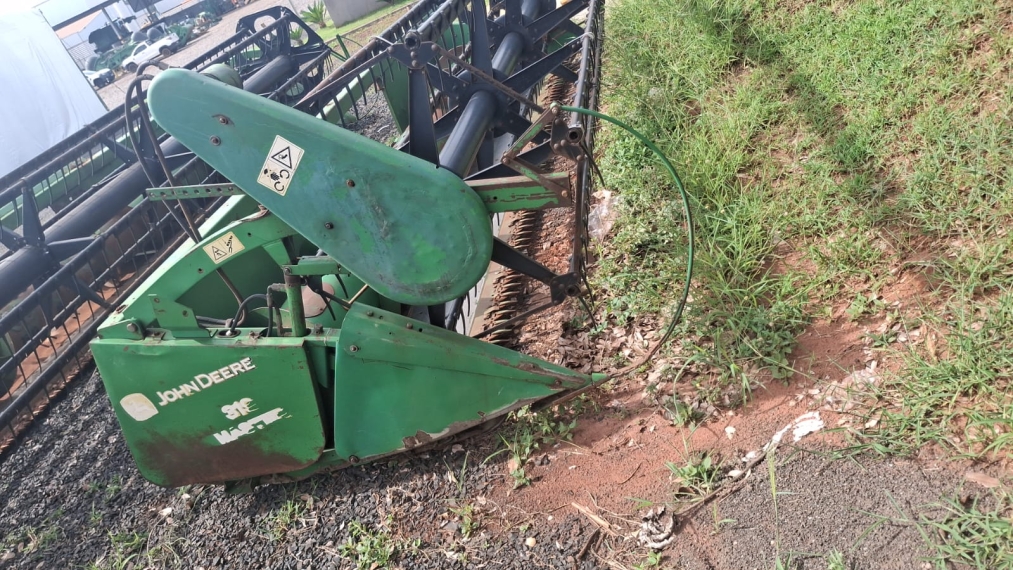 john deere colheitadeira 1175 cabinada - acompanha plataforma de milho (4) e soja (16) ambas diesel 1p manual 19996