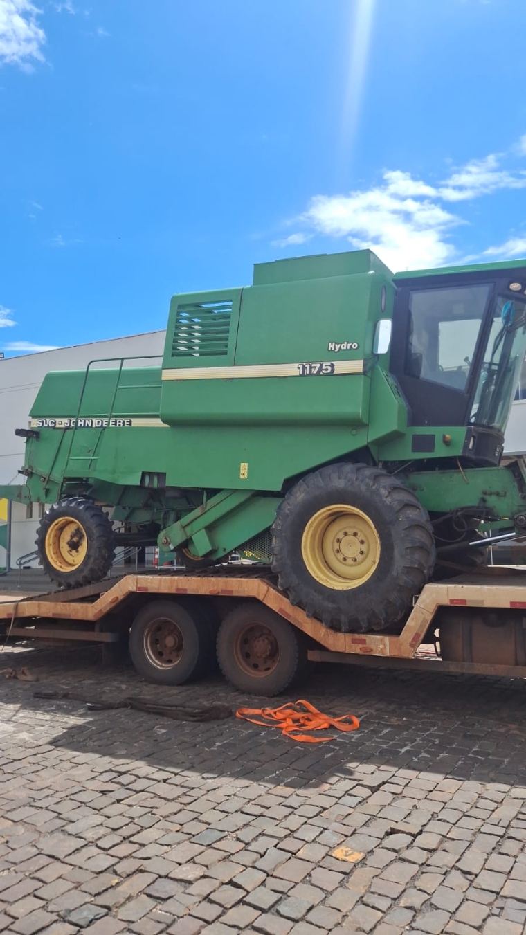 john deere colheitadeira 1175 cabinada - acompanha plataforma de milho (4) e soja (16) ambas diesel 1p manual 19992