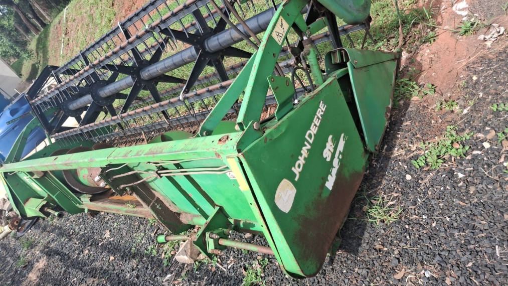 john deere colheitadeira 1175 cabinada - acompanha plataforma de milho (4) e soja (16) ambas diesel 1p manual 19997