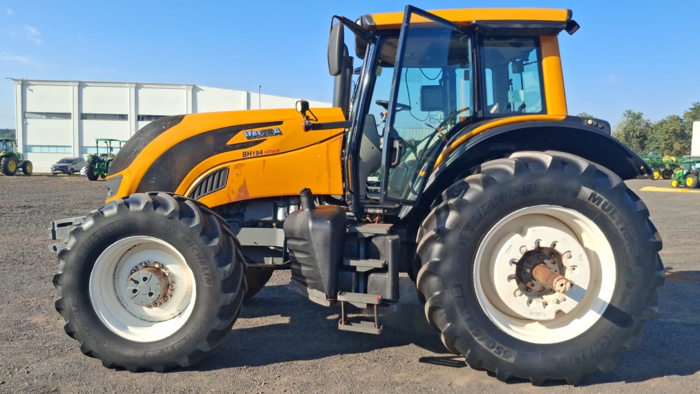 valtra trator bh 194 ht 4x4 piloto top rtx via satelite - com pneu radial diesel 1p manual 20219