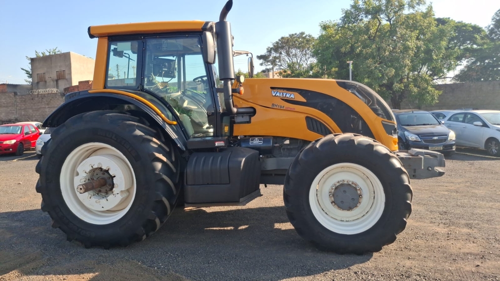 valtra trator bh 194 ht 4x4 piloto top rtx via satelite - com pneu radial diesel 1p manual 20216