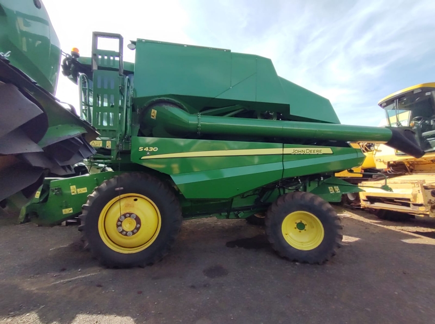 colheitadeira jd s430 + plataforma 622 ano 2018