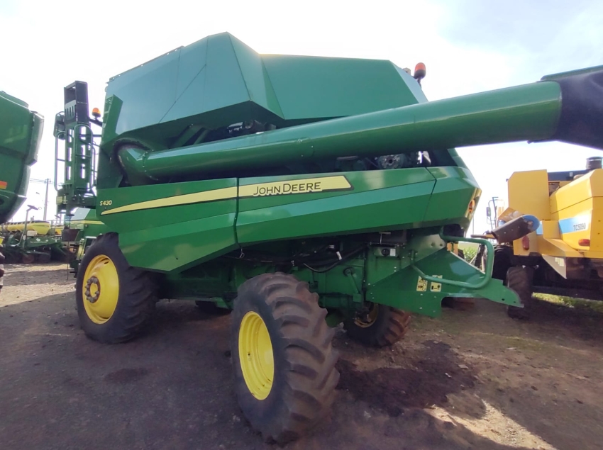 colheitadeira jd s430 + plataforma 622 ano 2018