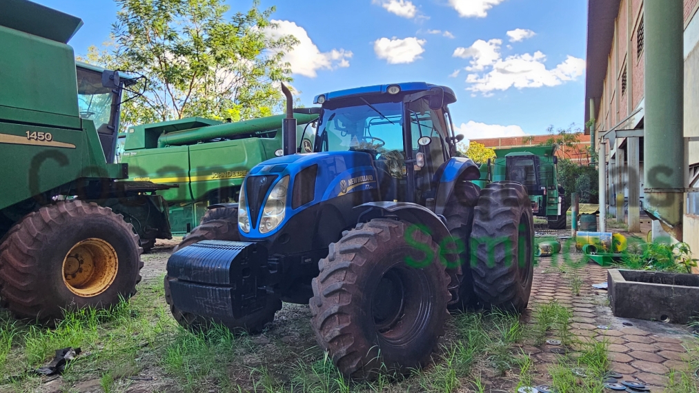 trator new holland t7.205 ano 2013