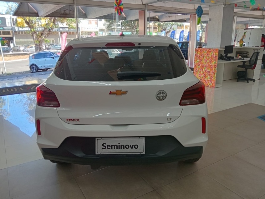 chevrolet onix 1,0 lt