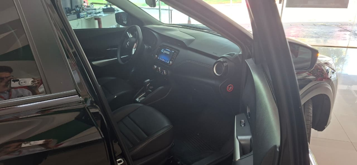 nissan kikis adavnt seminovo6