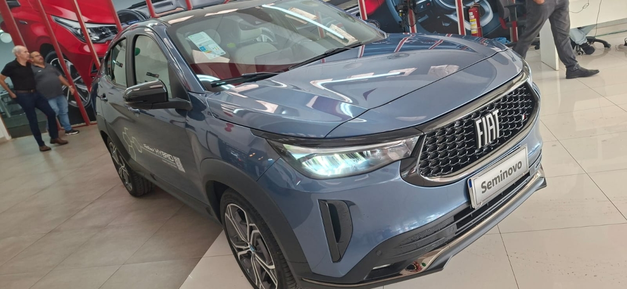 fastback impetus hybrid  seminovo ,limpa patio de teste drive3