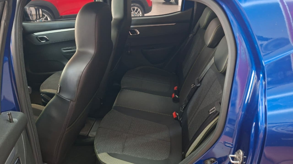 renalt kwid outsider seminovo26